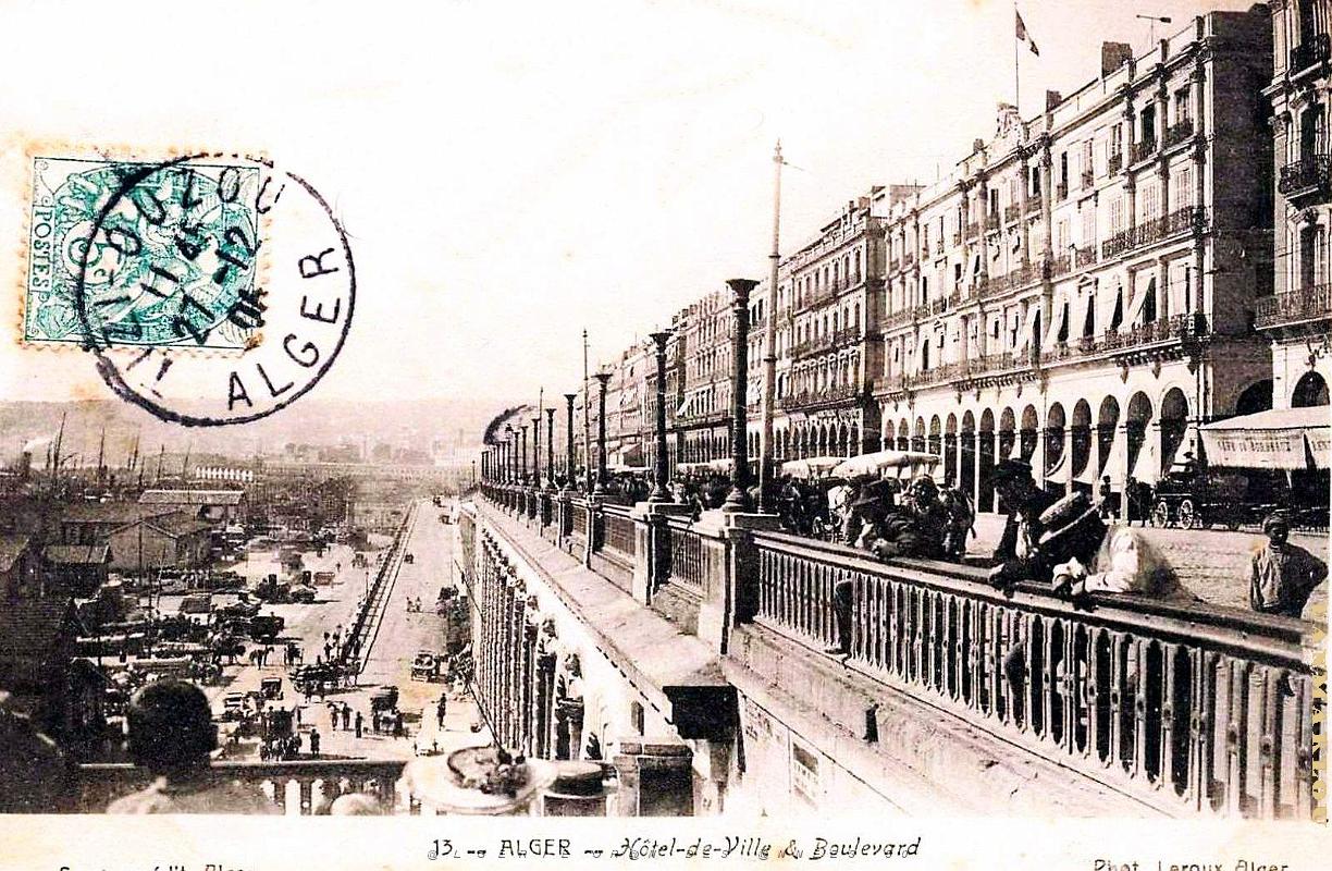 Alger - Hotel de Ville et Boulevard - 1906.jpg